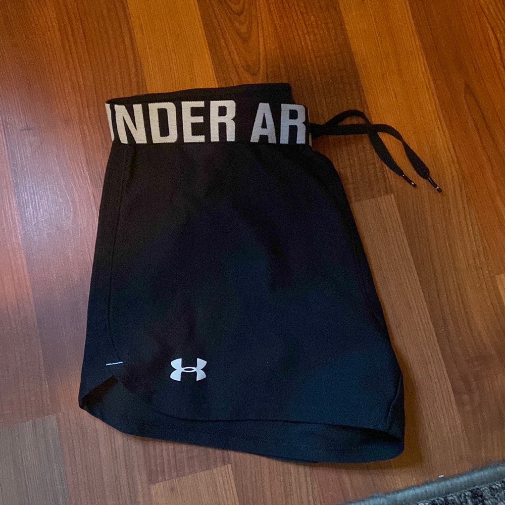 Under Armor Black Shorts Size Small
